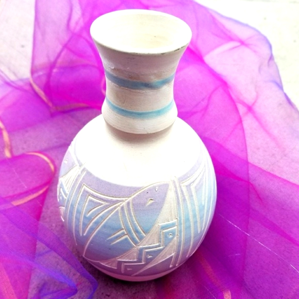 Pastel Vase - R. Gonza Southwestern western style pottery white Mexican
